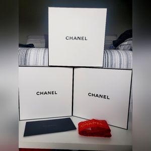 Chanel boxes (set of 3)